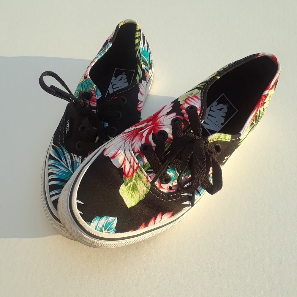 Vans Black Hawaiian Floral Low Top Sneakers